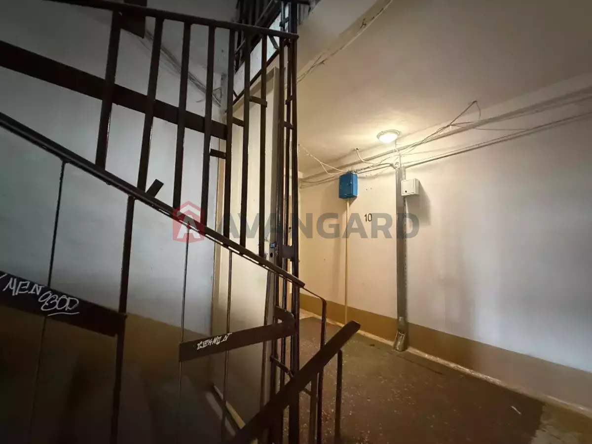 2 ��. ��������, 45/27/7 ��. �., 10/11 ������ ���� 21