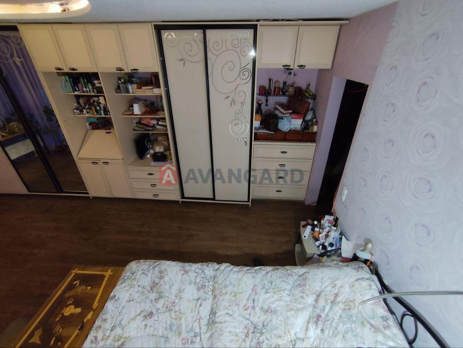 2 ��. ��������, 83/64/19 ��. �., 9/13 ������ ���� 7