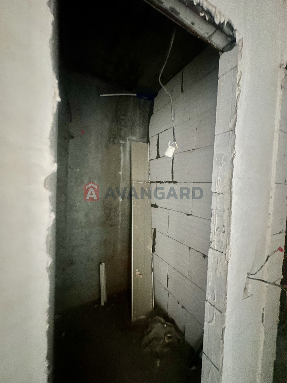 3 ��. ��������, 85/-/12 ��. �., 6/10 ������ ���� 12