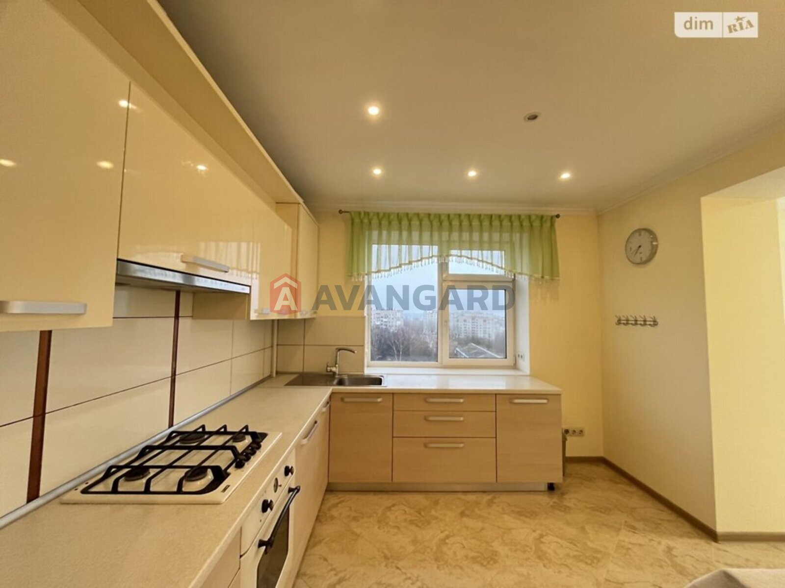 1 ��. ��������, 178/55/10 ��. �., 9/10 ������ ���� 4