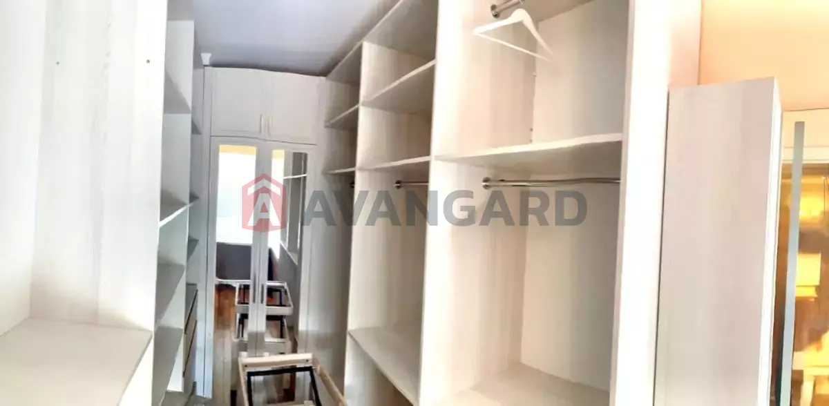 4 ��. ��������, 140/-/- ��. �., 11/15 ������ ���� 23