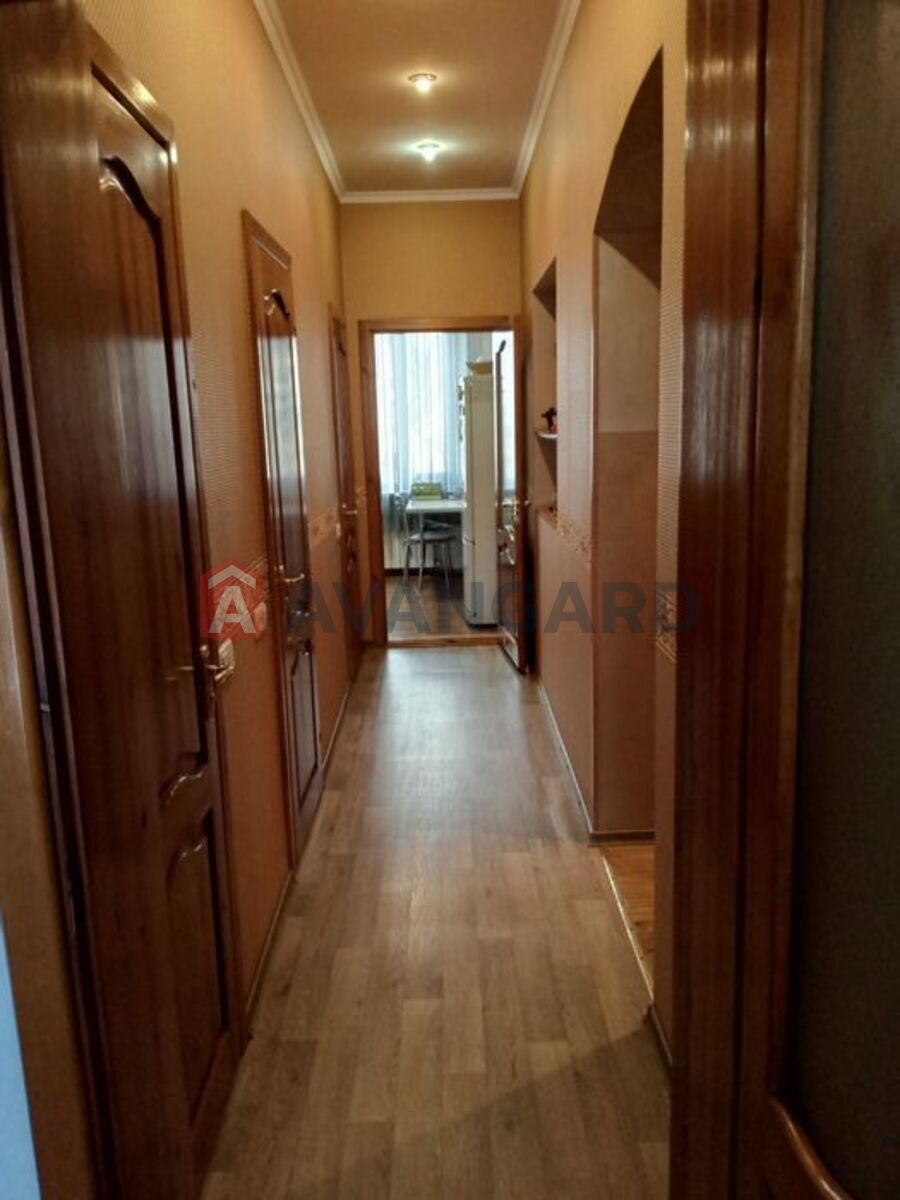 2 ��. ��������, 60/-/8 ��. �., 3/3 ������ ���� 4