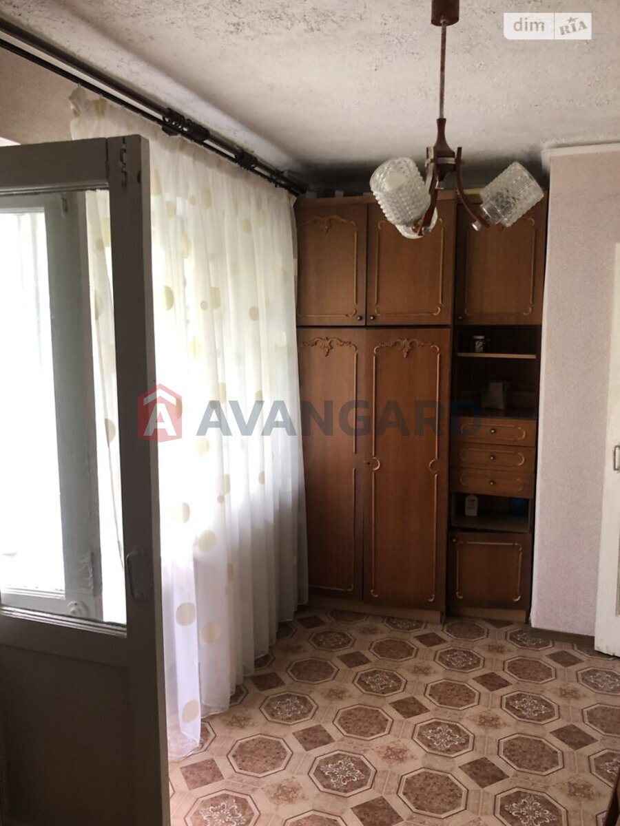 2 ��. ��������, 39/-/- ��. �., 4/5 ������ ���� 8