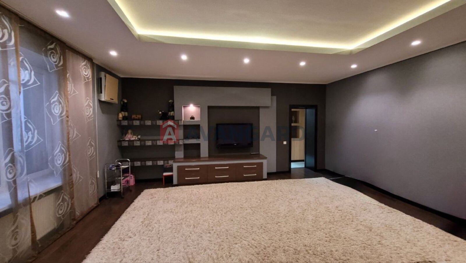 4 ��. ��������, 150/-/41 ��. �., 7/12 ������ ���� 20