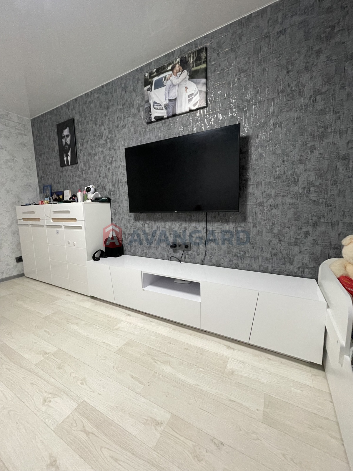 3 ����. ��������, 69.4/39.2/6.6 ��. �., 8/16 ���� ���� 2