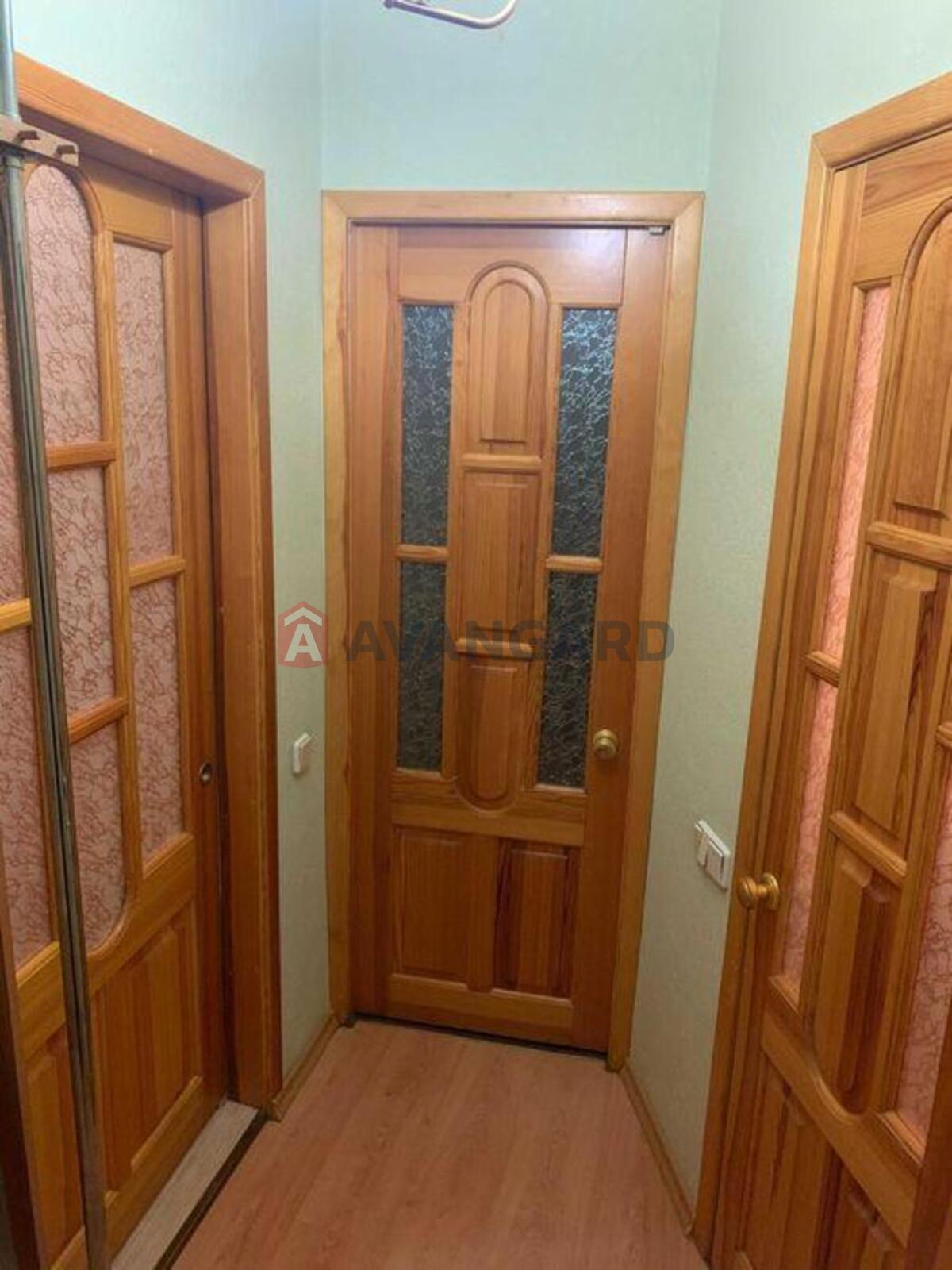 1 ��. ��������, 30/-/6 ��. �., 4/5 ������ ���� 24