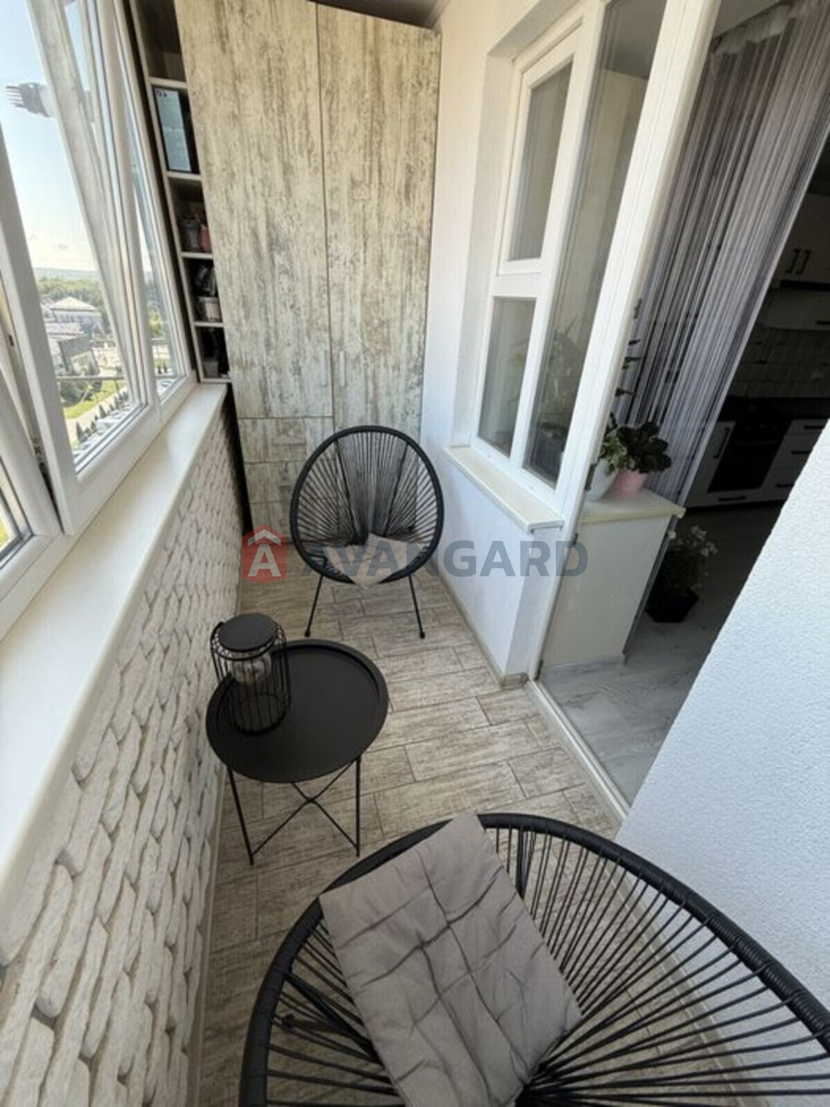 3 ����. ��������, 105/-/18 ��. �., 4/5 ���� ���� 12