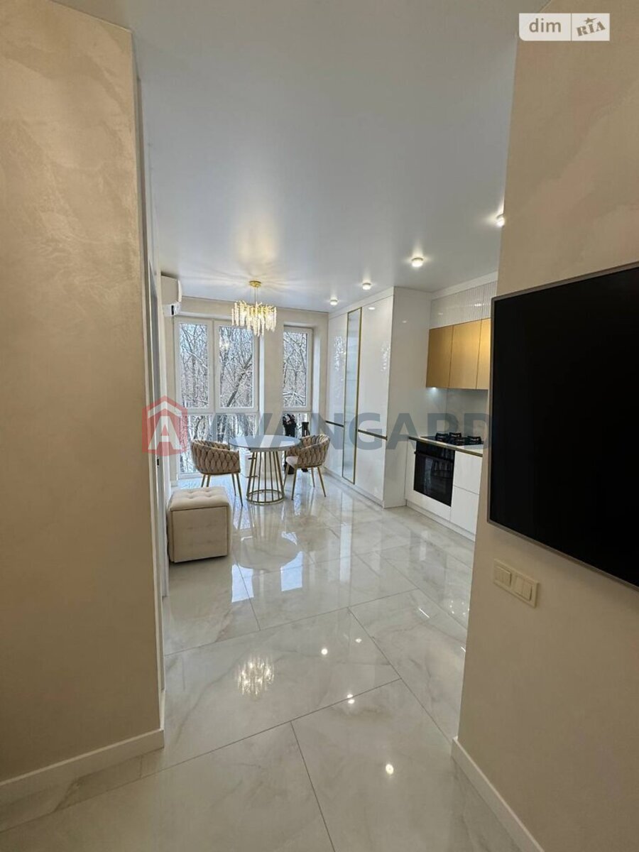 1 ����. ��������, 46/-/- ��. �., 7/10 ���� ���� 5