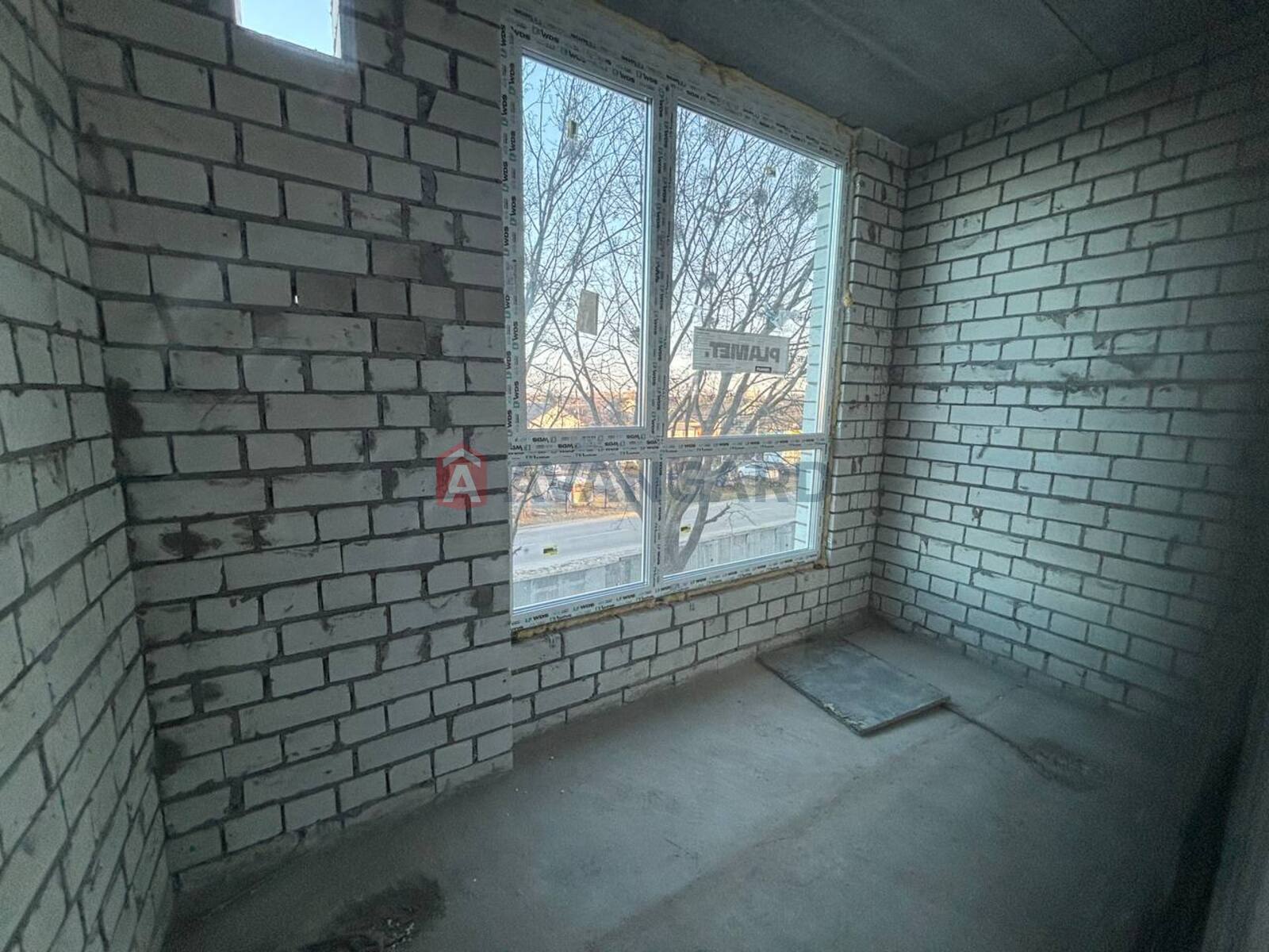 2 ��. ��������, 60/-/14 ��. �., 3/10 ������ ���� 7