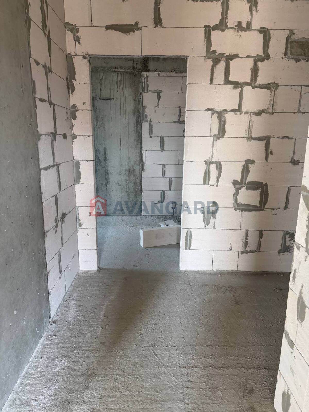 3 ��. ��������, 84,89/46,43/14,81 ��. �., 5/9 ������ ���� 5