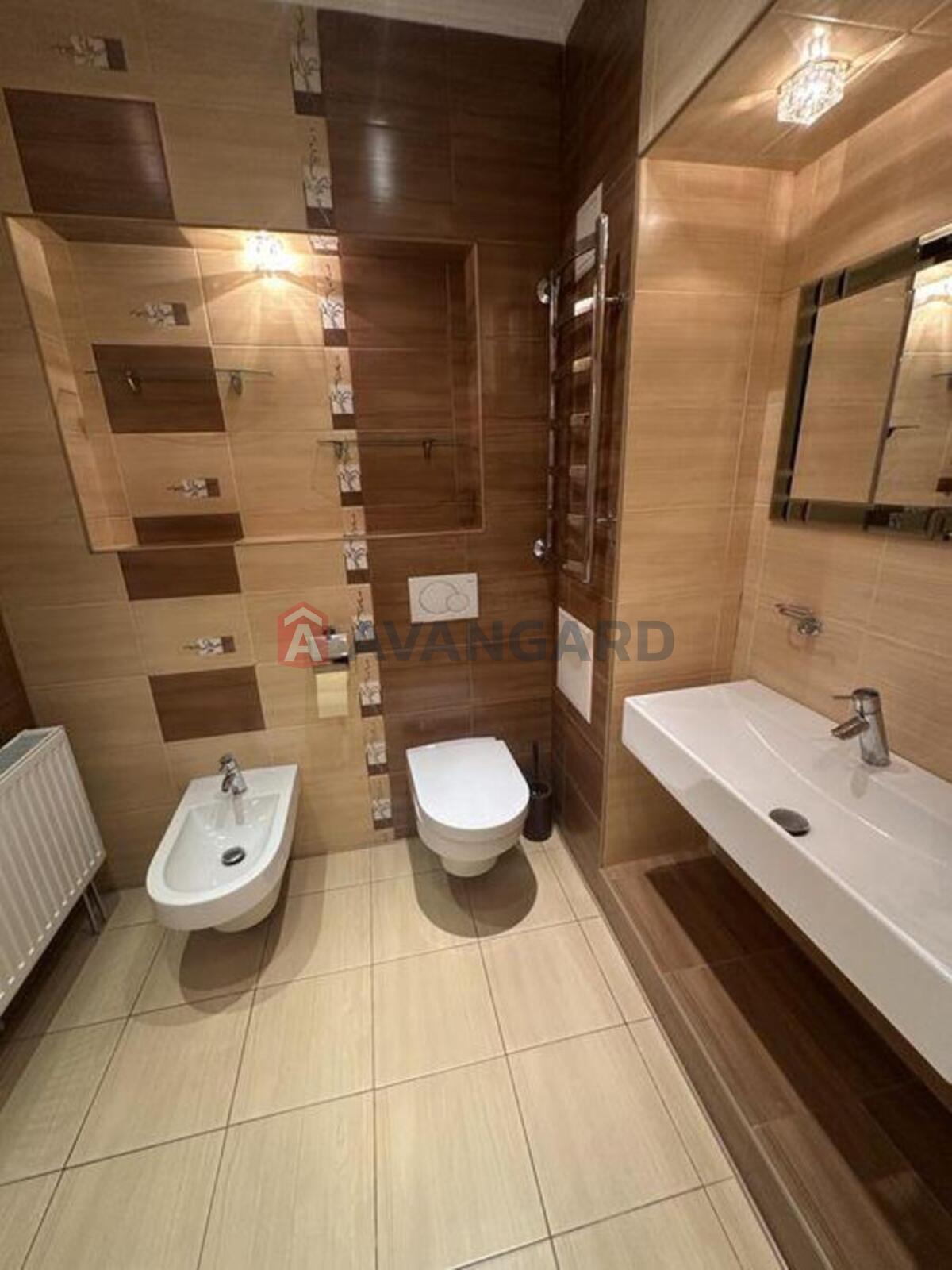 3 ��. ��������, 118/-/18 ��. �., 20/24 ������ ���� 8