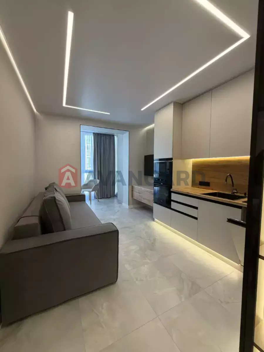 1 ��. ��������, 45/17/18 ��. �., 8/10 ������ ���� 2