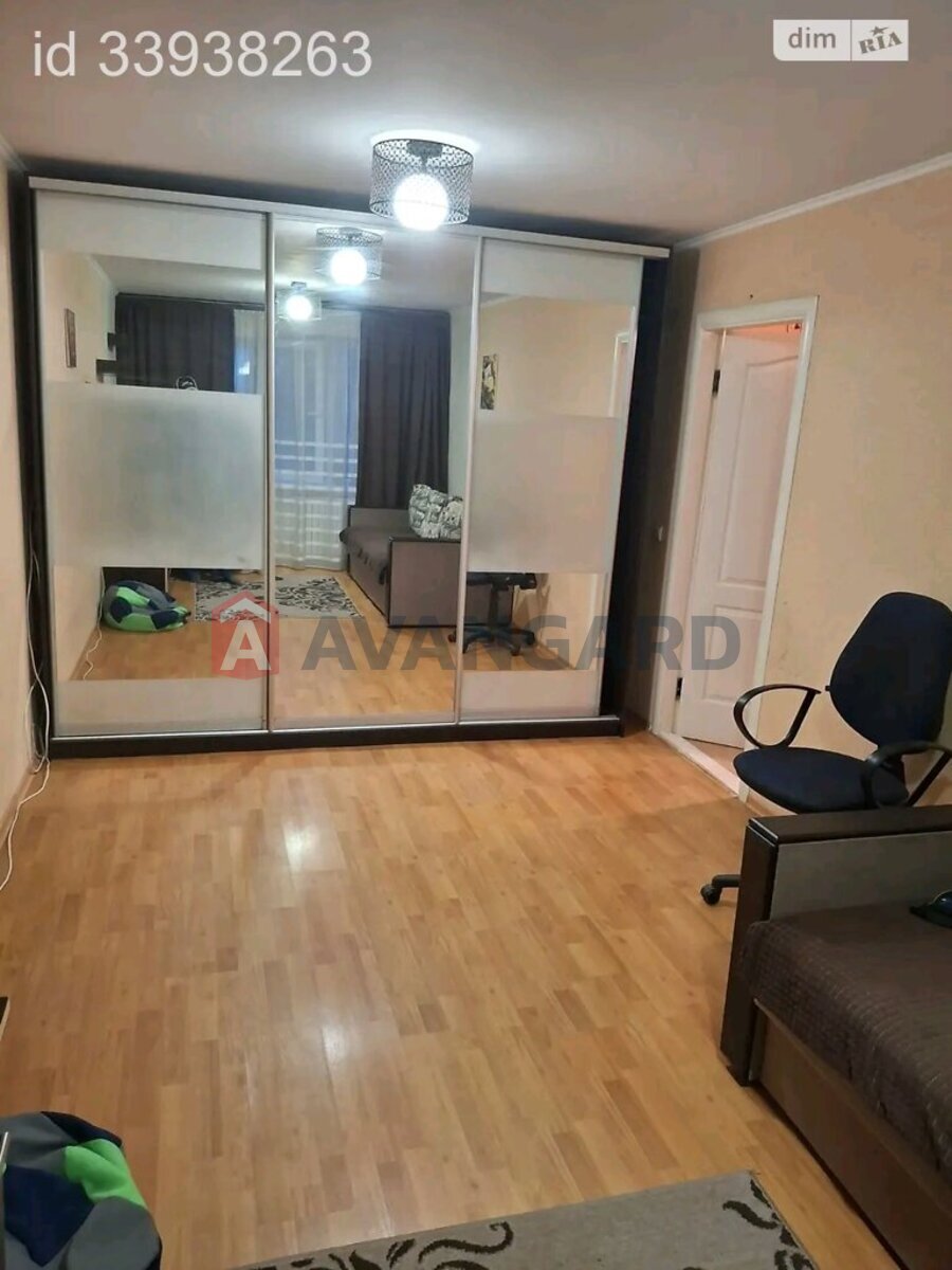 1 ����. ��������, 36/25/10 ��. �., 4/5 ���� ���� 3