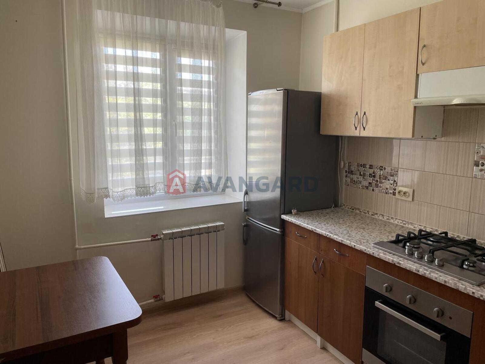 1 ��. ��������, 37/18/6 ��. �., 4/9 ������ ���� 25