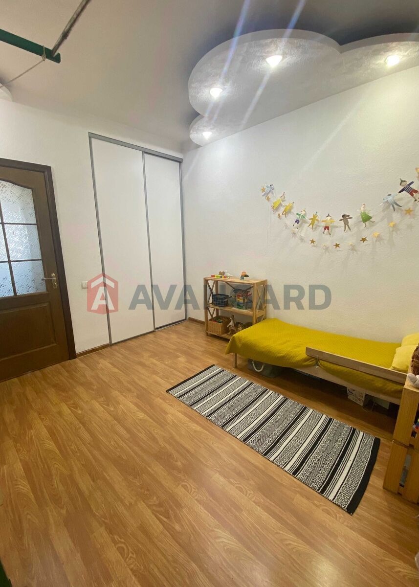 3 ����. ��������, 69/-/8 ��. �., 9/9 ���� ���� 8