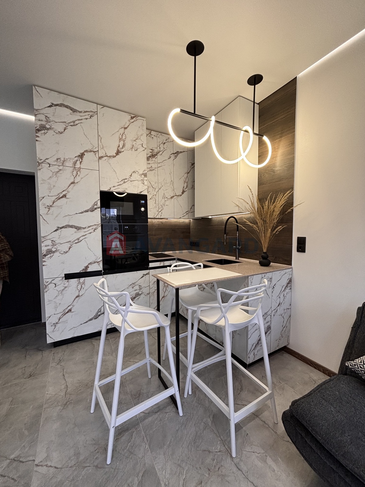 1 ��. ��������, 29.6/26.2/3.4 ��. �., 7/8 ������ ���� 17