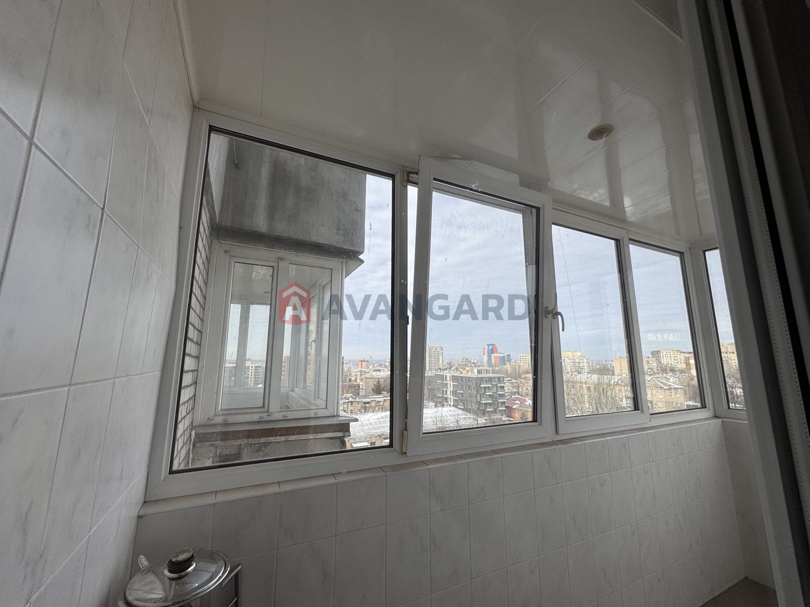 4 ��. ��������, 96,6/63,4/33,5 ��. �., 10/14 ������ ���� 6