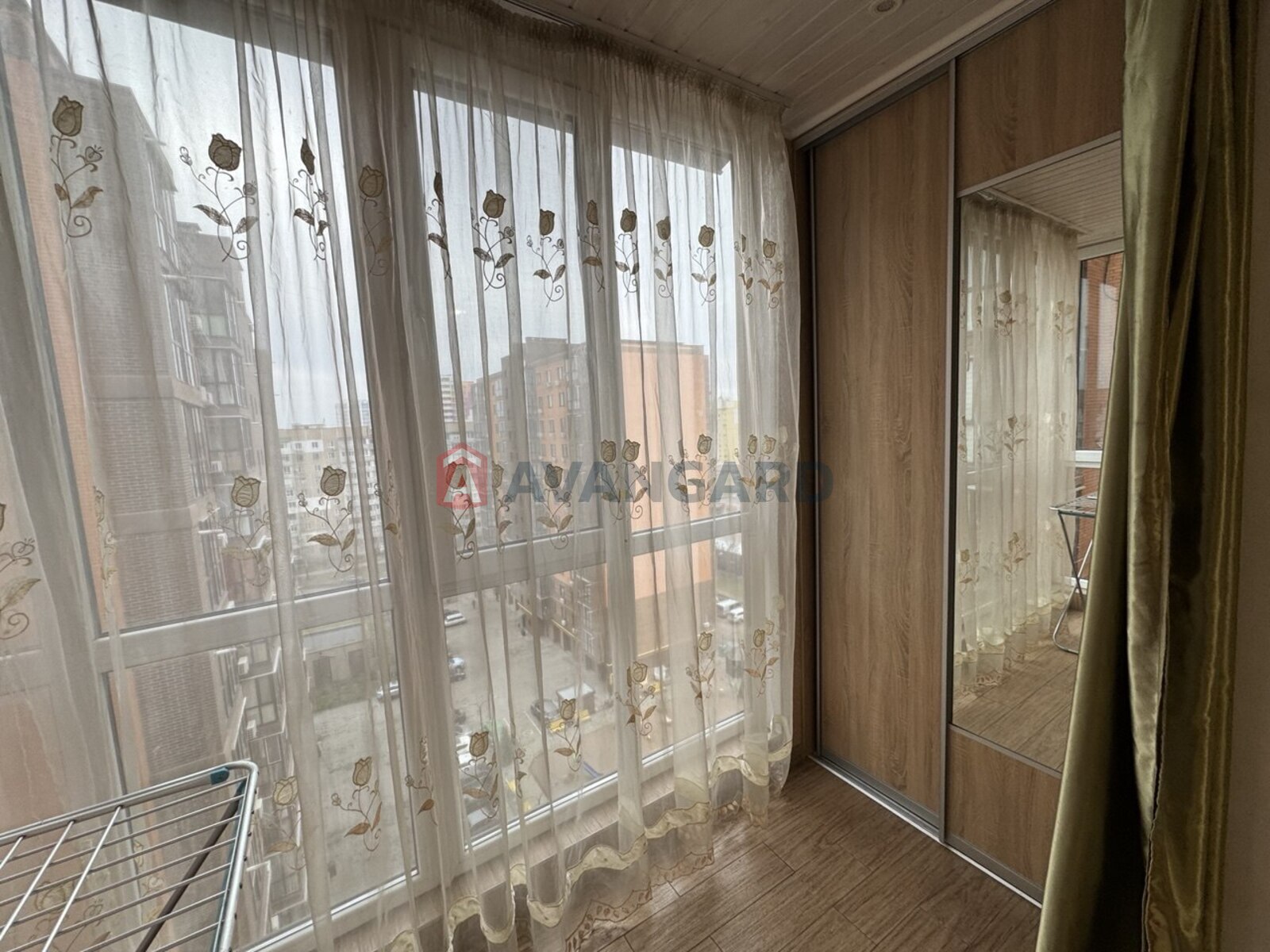 2 ����. ��������, 61/34/11 ��. �., 10/12 ���� ���� 9