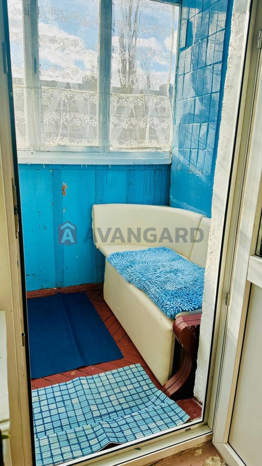 3 ��. ��������, 69/38/10 ��. �., 4/9 ������ ���� 19