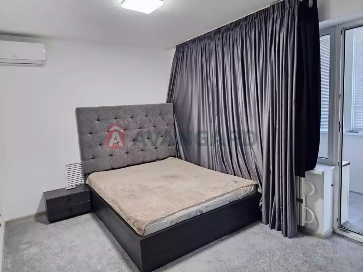4 ����. ��������, 84/50/10 ��. �., 8/10 ���� ���� 9