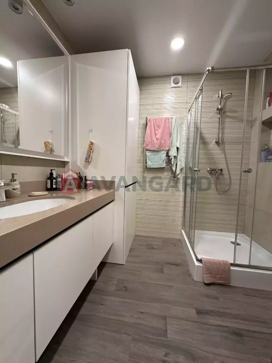 2 ��. ��������, 57/32/17 ��. �., 6/12 ������ ���� 16