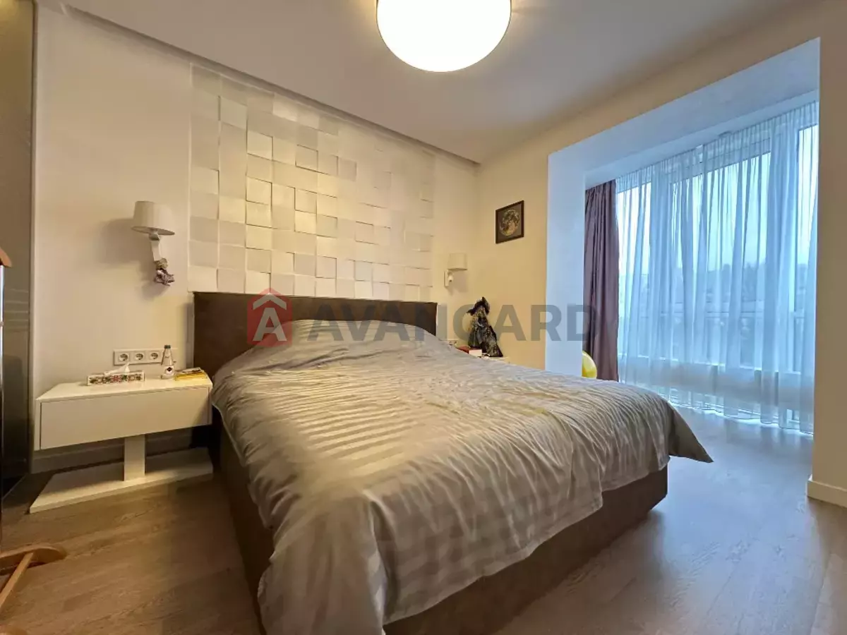 2 ��. ��������, 57/32/17 ��. �., 6/12 ������ ���� 12