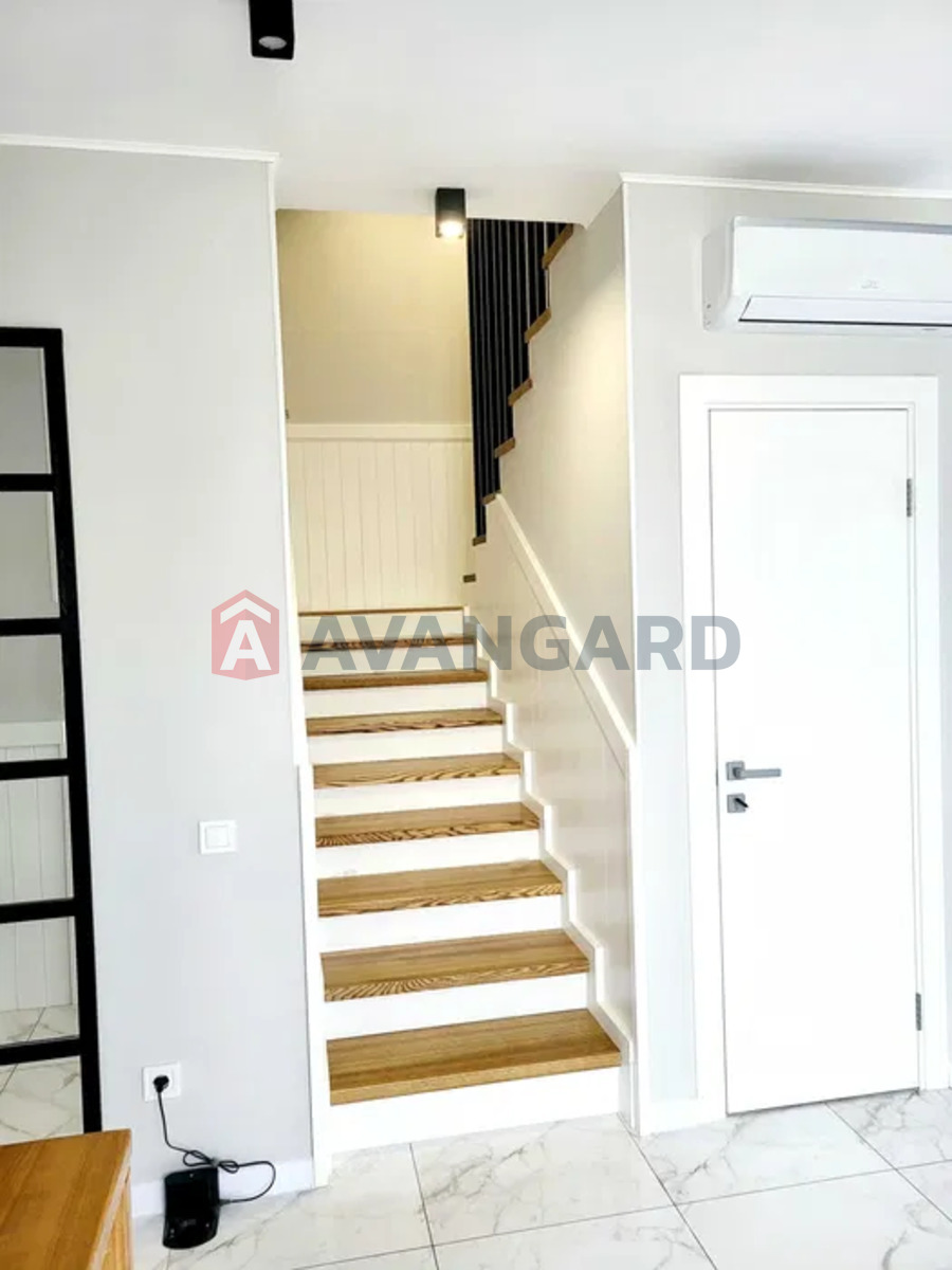 4 ��. ��������, 163/-/- ��. �., 2/2 ������ ���� 6