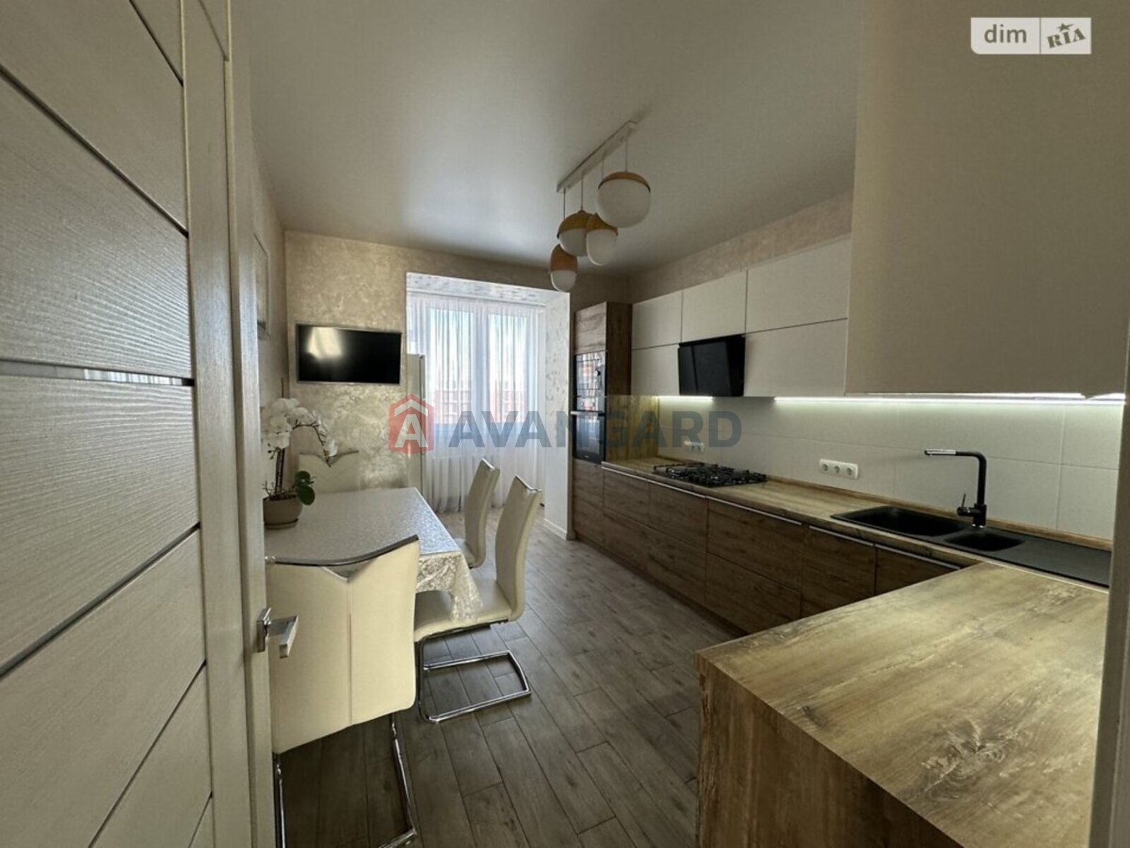 3 ��. ��������, 96/58/16 ��. �., 10/11 ������ ���� 25