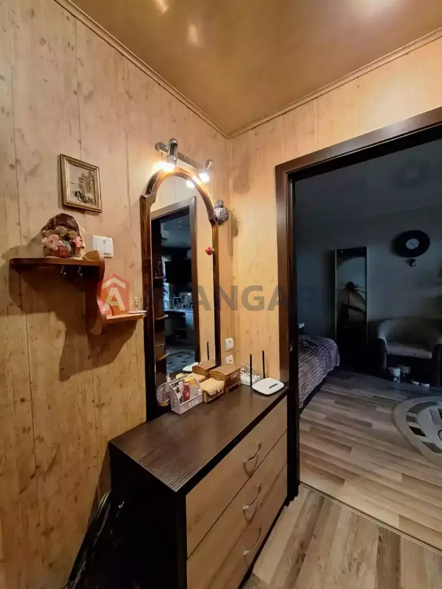 2 ��. ��������, 45/27/7 ��. �., 9/9 ������ ���� 17