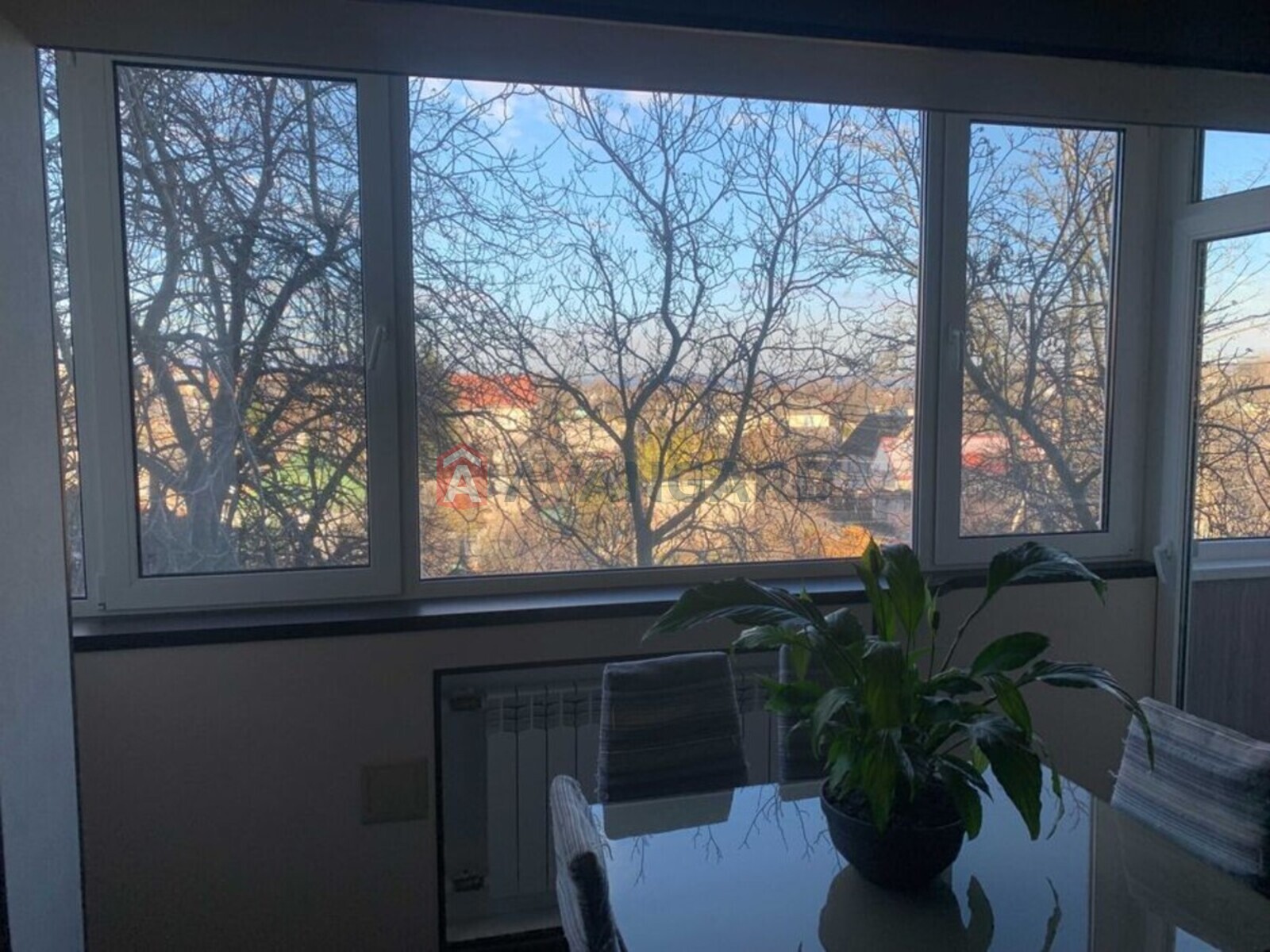 4 ��. ��������, 77/-/9 ��. �., 3/9 ������ ���� 6