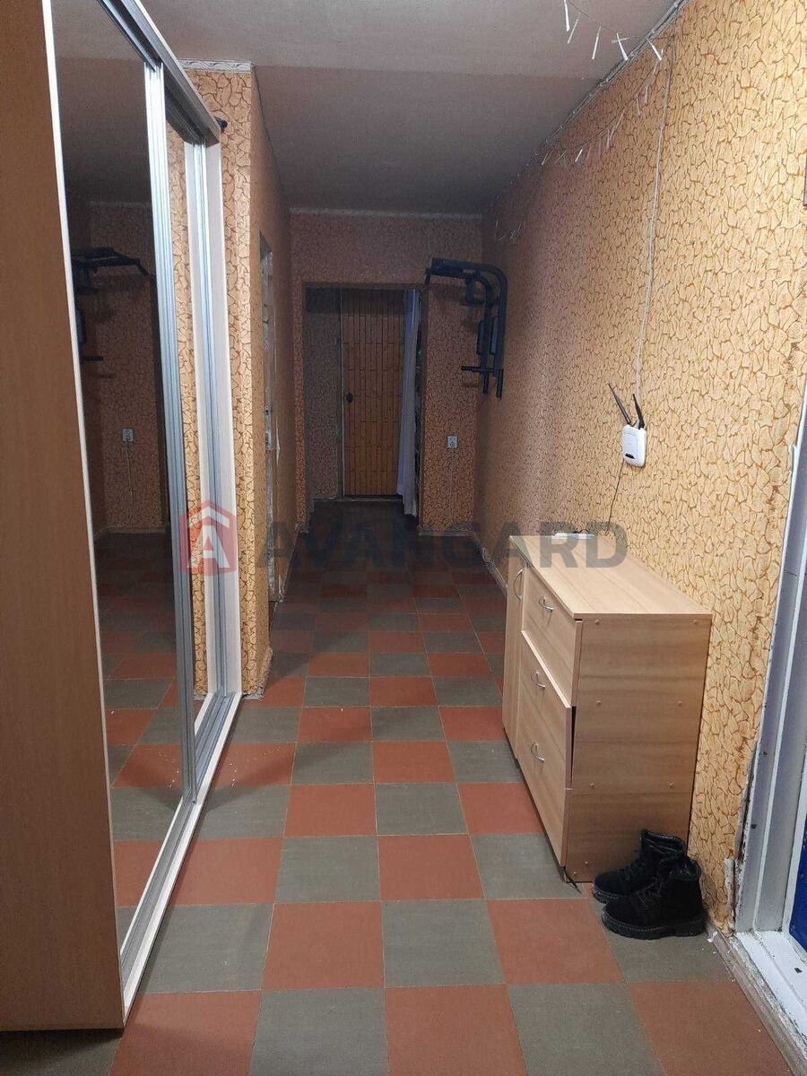 3 ����. ��������, 70/-/8 ��. �., 3/9 ���� ���� 5