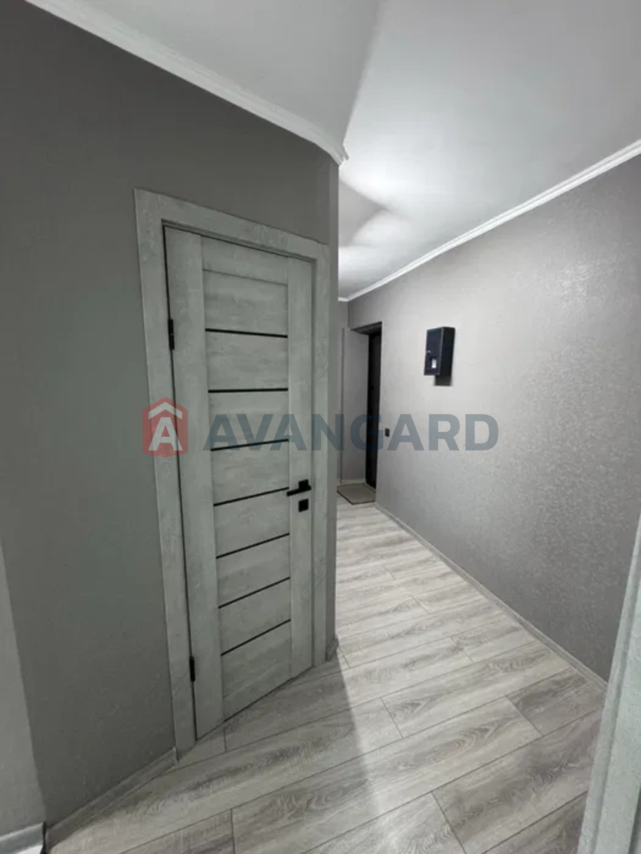 1 ��. ��������, 33/17/6 ��. �., 3/5 ������ ���� 13