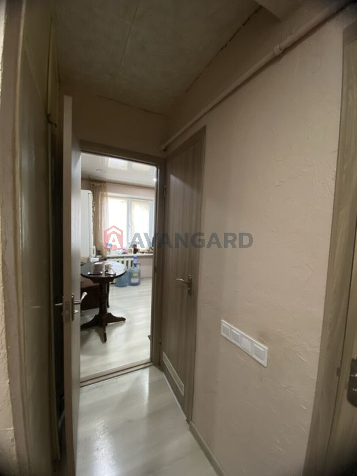 2 ��. ��������, 51/-/8 ��. �., 1/9 ������ ���� 4