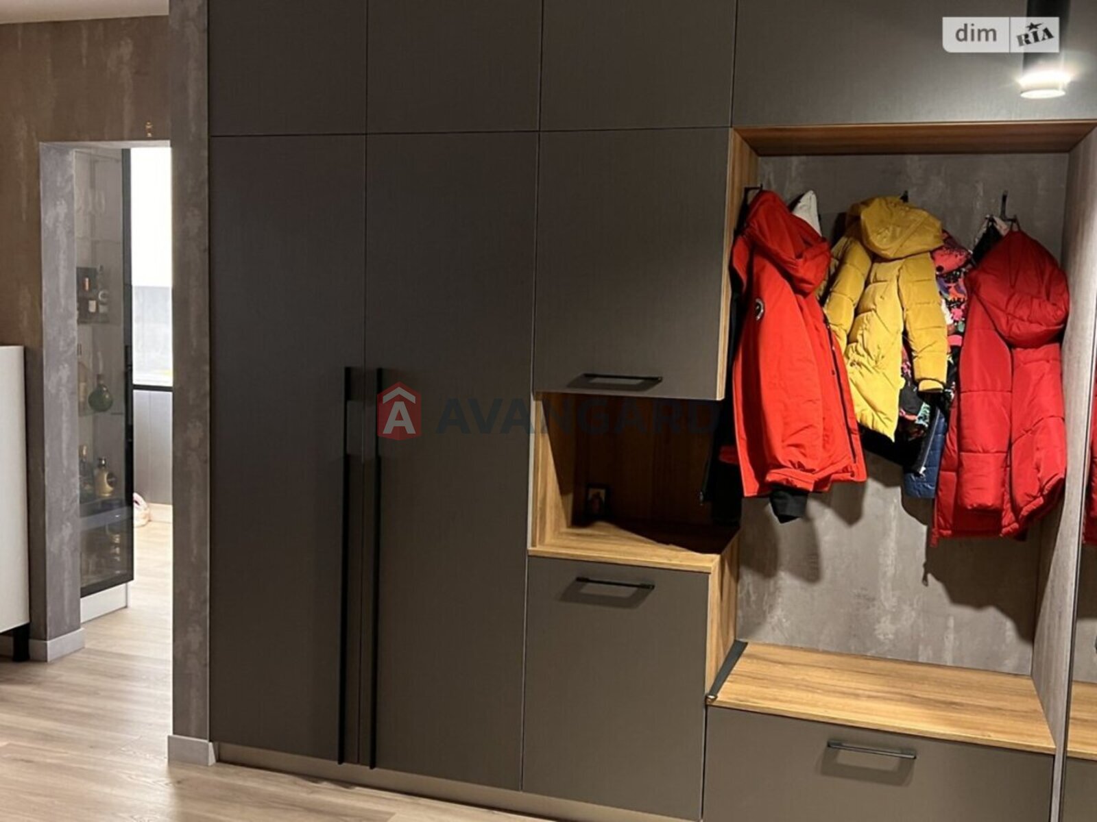 3 ��. ��������, 78/-/10 ��. �., 5/10 ������ ���� 6