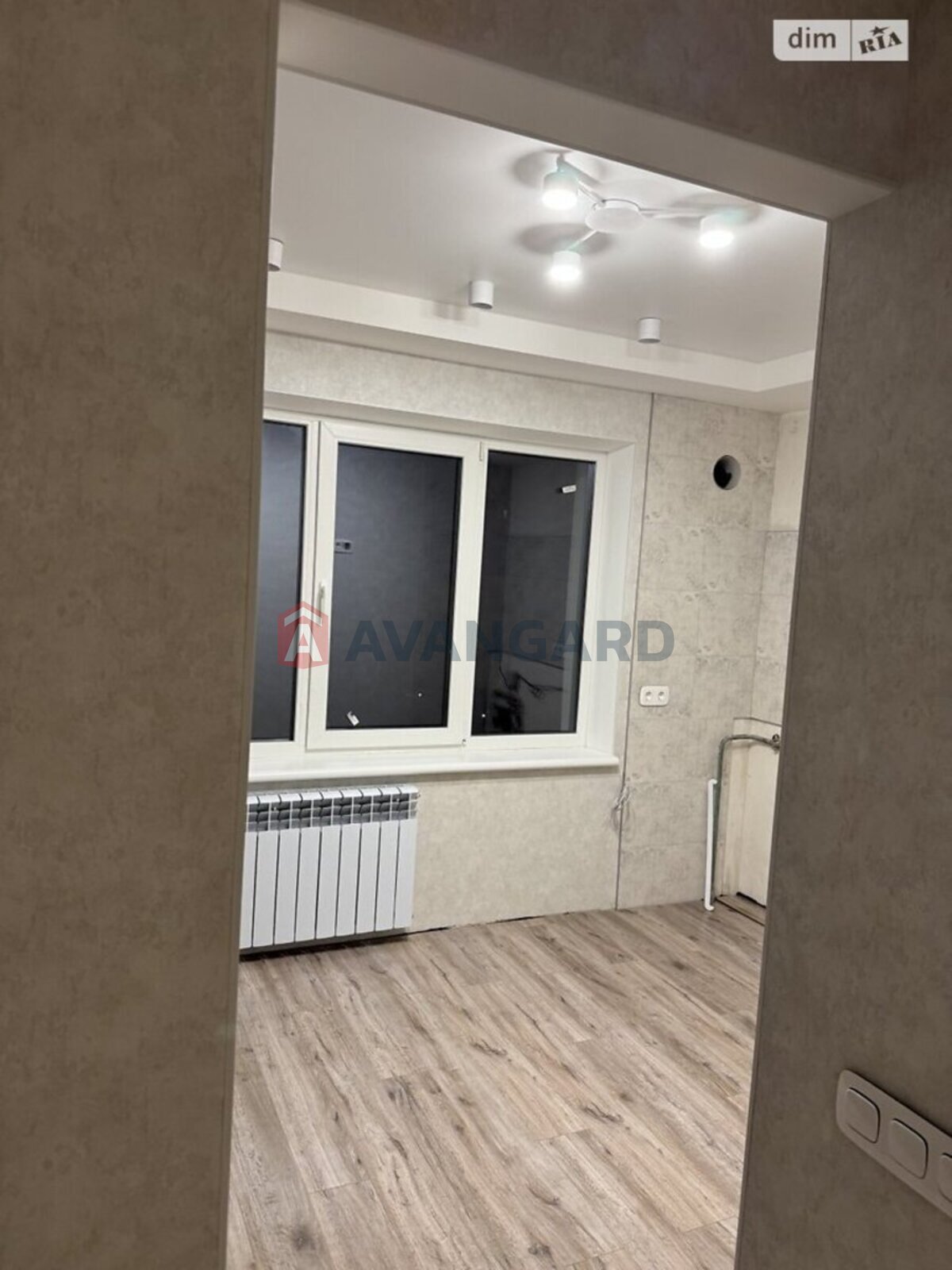 2 ����. ��������, 52/28/8 ��. �., 9/9 ���� ���� 13