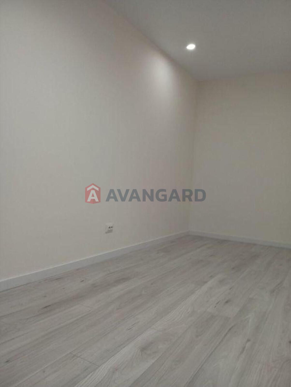 1 ��. ��������, 38/-/10 ��. �., 7/10 ������ ���� 10