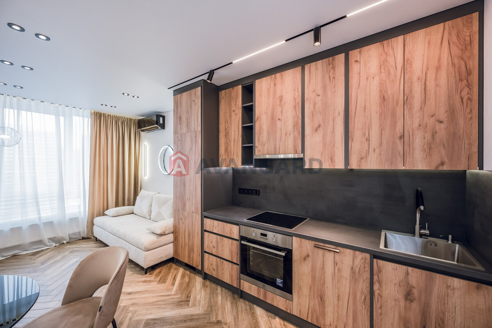 1 ��. ��������, 44/18/16 ��. �., 14/25 ������ ���� 3