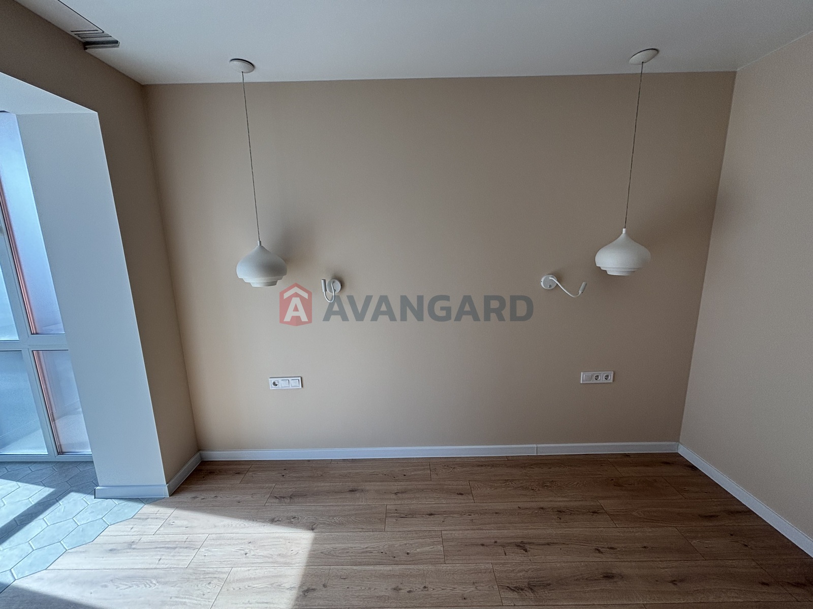 3 ��. ��������, 72/32/24 ��. �., 4/5 ������ ���� 10