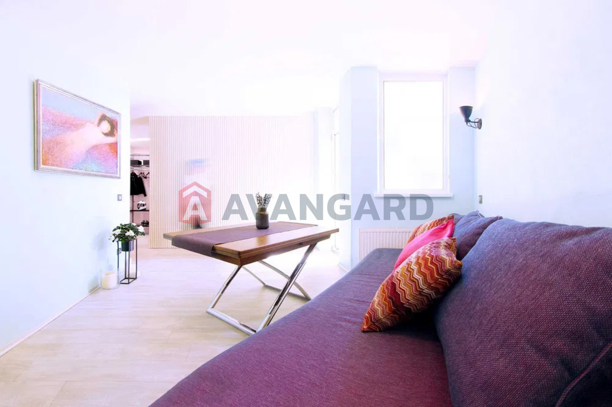 1 . , 43/-/20 . ., 8/23   4