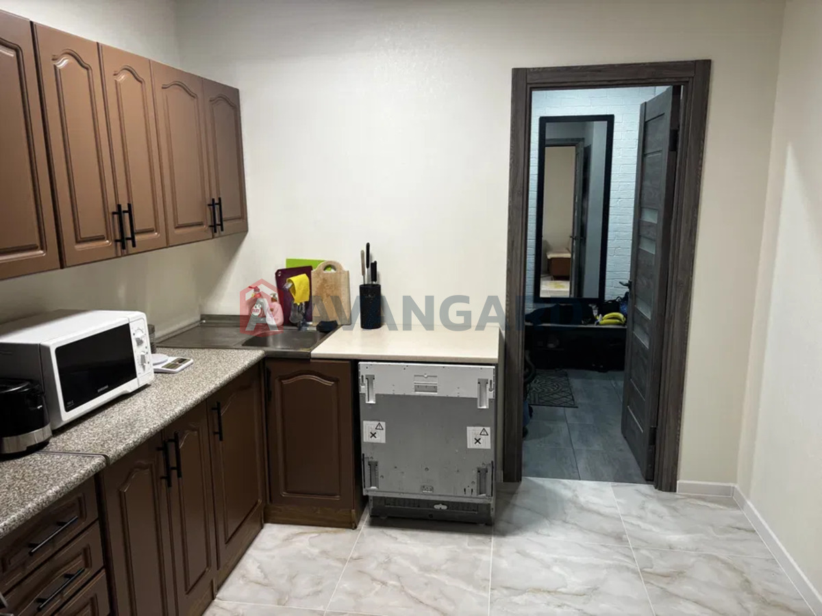 3 ����. ��������, 68/48/11 ��. �., 7/9 ���� ���� 3