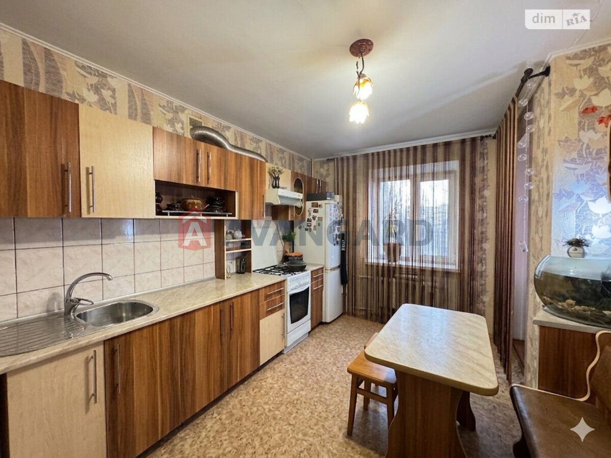 3 ��. ��������, 74/45/11 ��. �., 2/9 ������ ���� 3