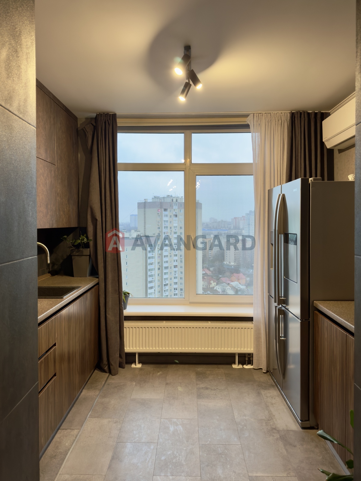 3 ��. ��������, 94/60/8 ��. �., 18/25 ������ ���� 7