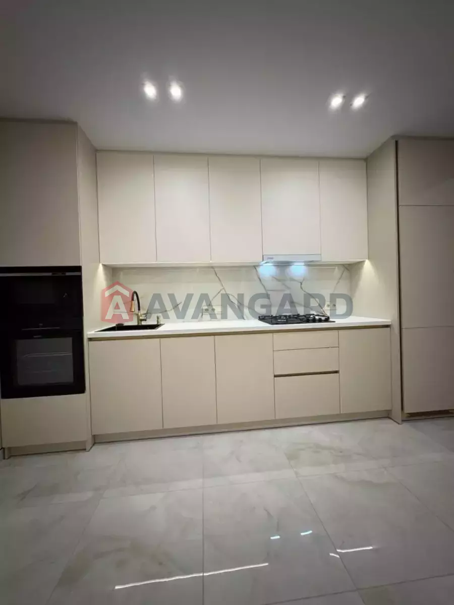 1 ��. ��������, 45/-/- ��. �., 8/10 ������ ���� 4