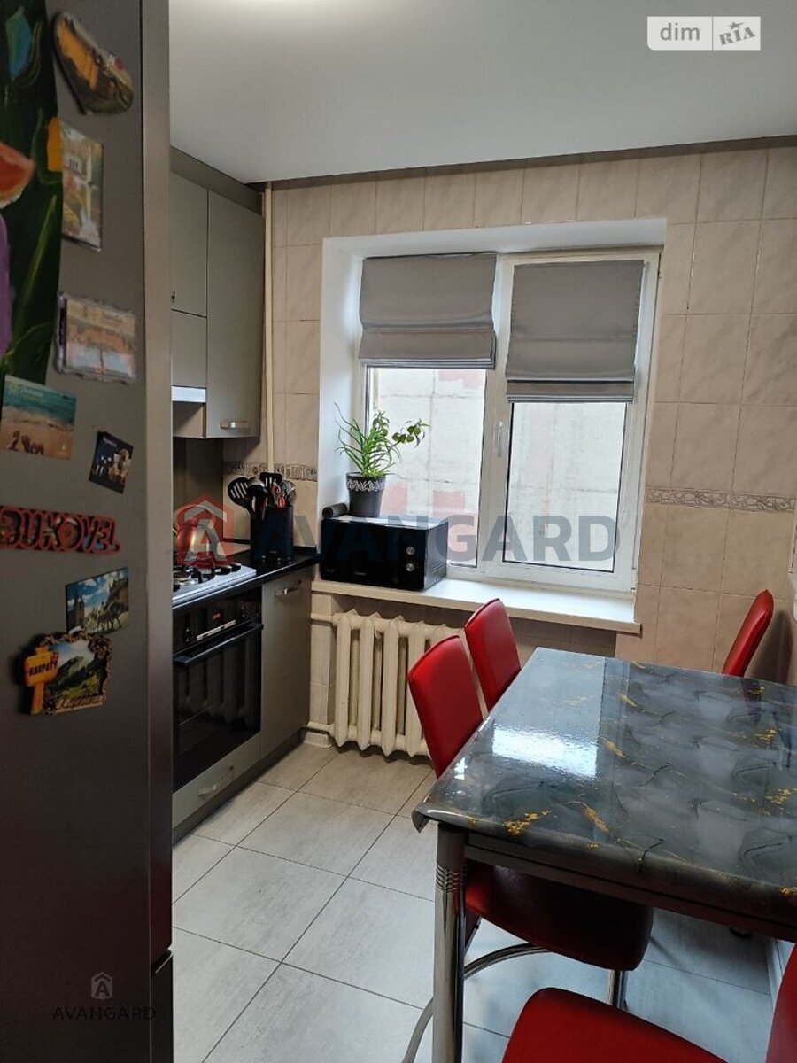 1 ��. ��������, 36/20/6 ��. �., 8/9 ������ ���� 4