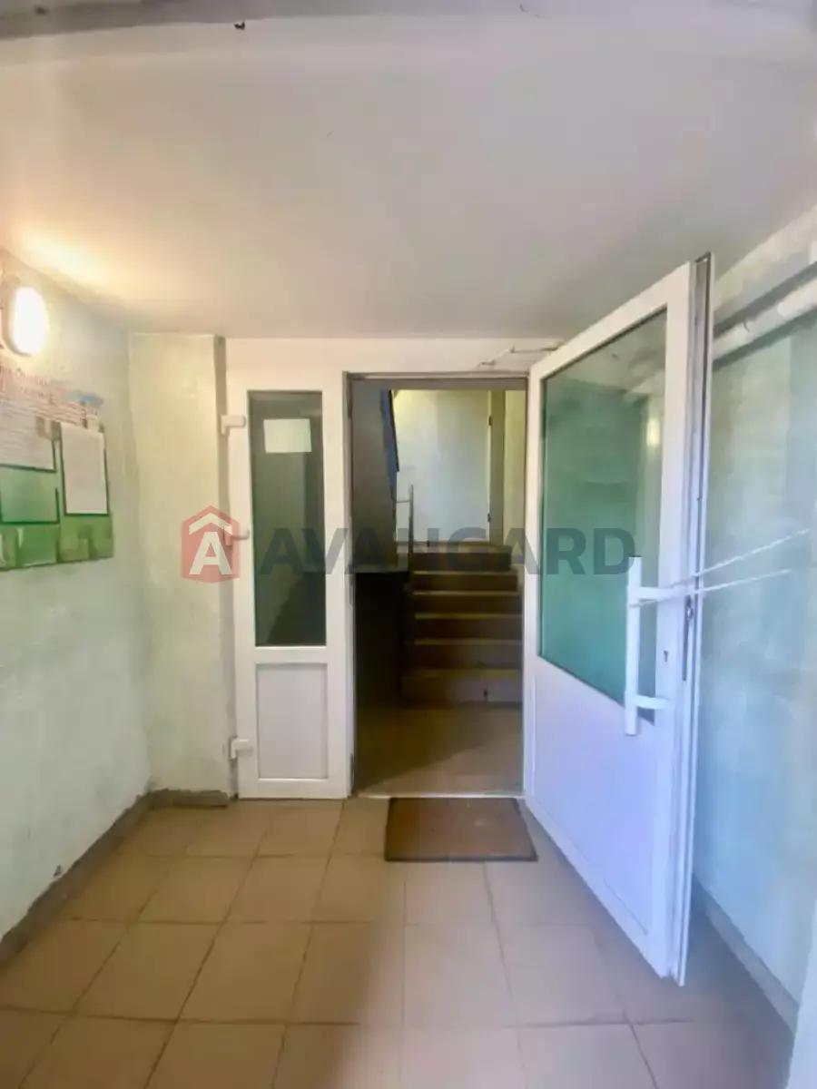 3 ����. ��������, 65/-/8 ��. �., 3/9 ���� ���� 18