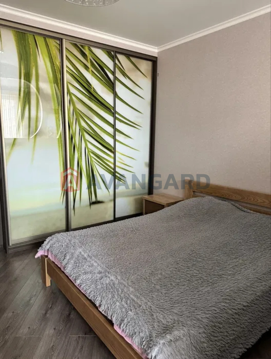 1 ����. ��������, 49/21.7/10 ��. �., 15/25 ���� ���� 1