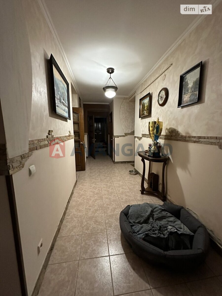 6 ��. ��������, 230/-/19 ��. �., 1/3 ������ ���� 15
