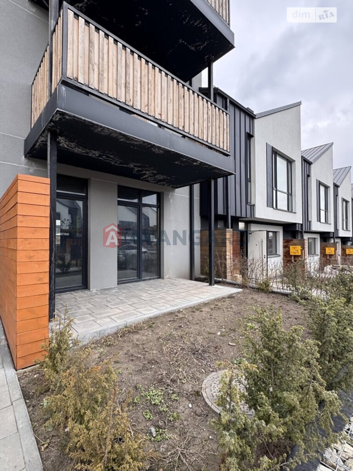 1 ��. ��������, 44/11/23 ��. �., 1/4 ������ ���� 4