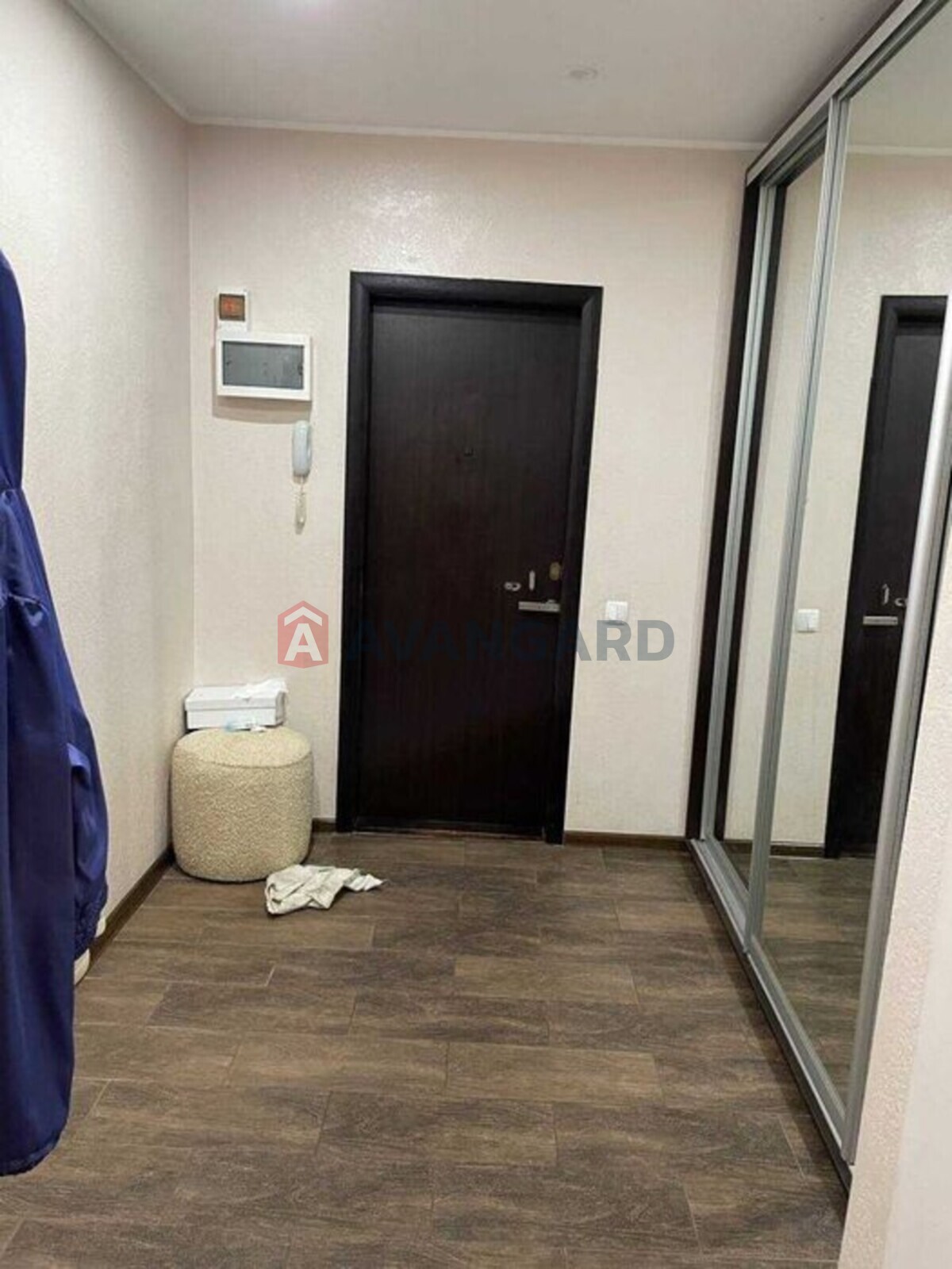 4 ����. ��������, 86/-/15 ��. �., 5/9 ���� ���� 9