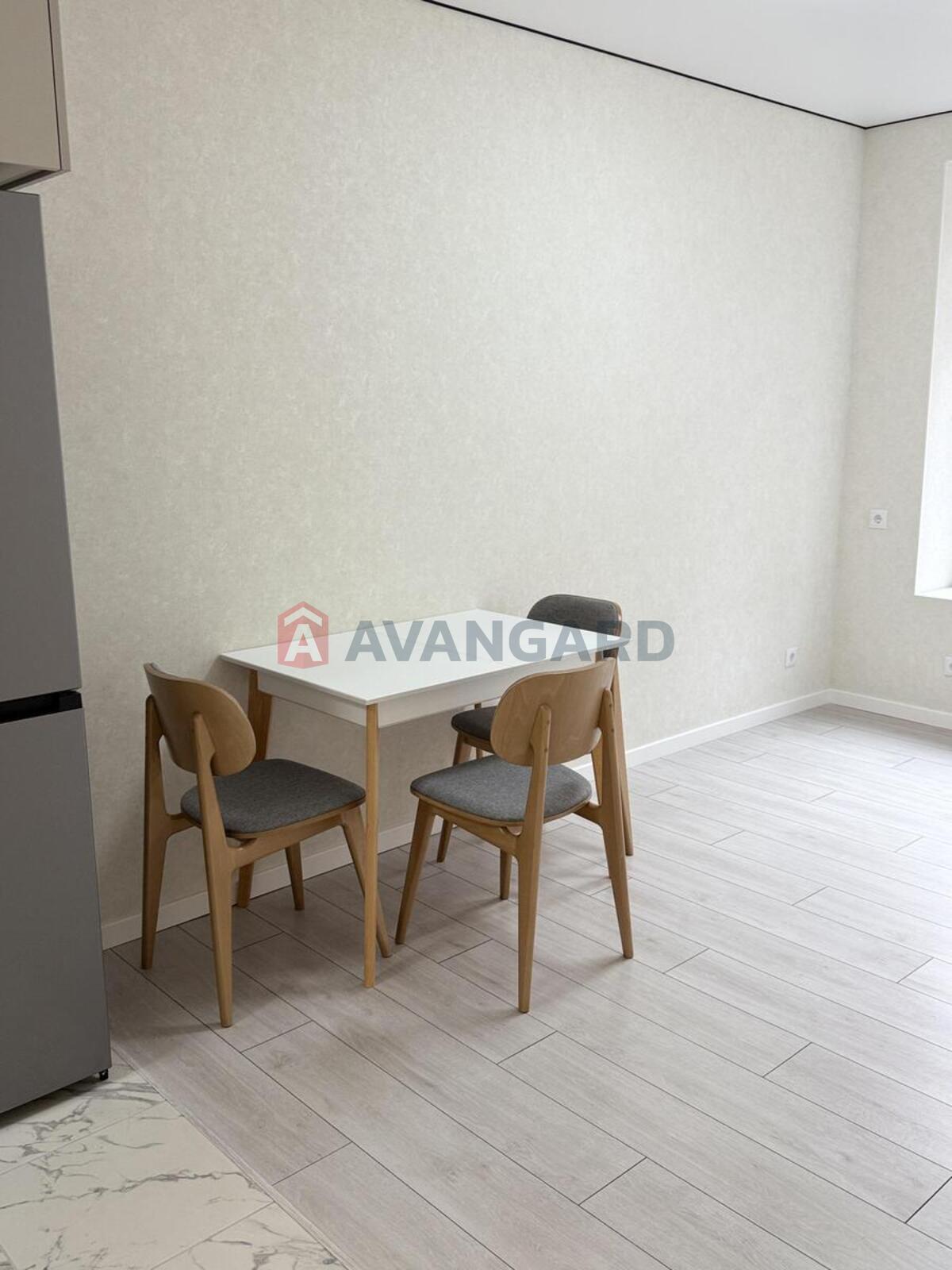 1 ��. ��������, 35/12/14 ��. �., 2/4 ������ ���� 2